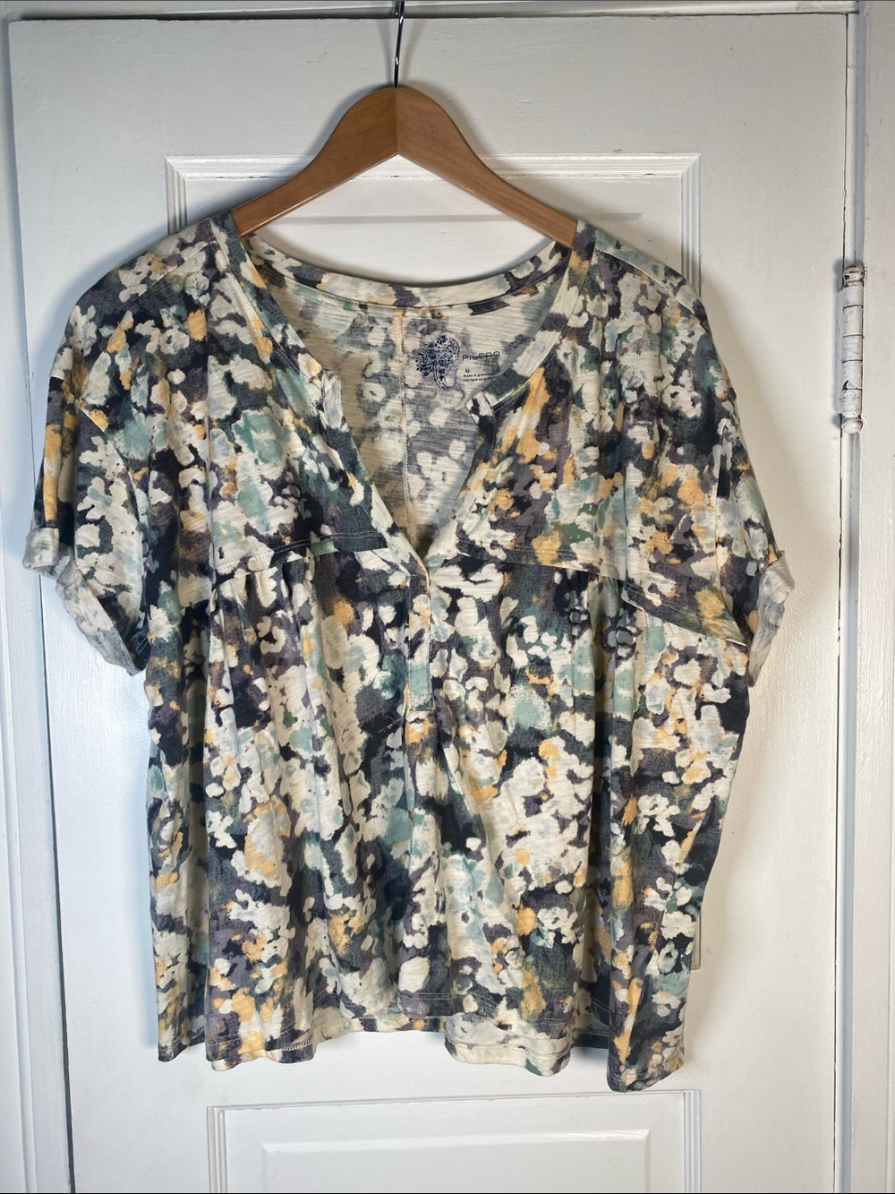 Nwot Anthropologie Pilcro Abstract Floral V-Neck Blouse in Cream, Green Black xl